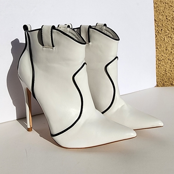 Liliana White Leather Pointed Toe Ankle Boots Women's Size 6 - Picture 2 of 10